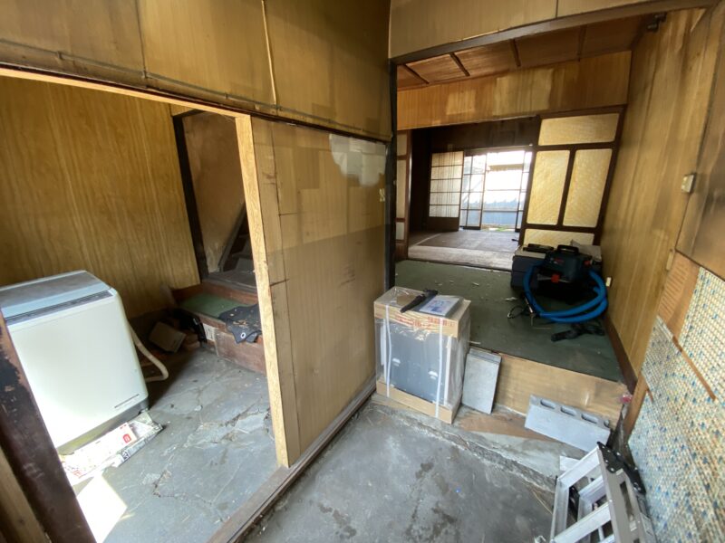 （倉庫や作業スペースにオススメ！）大阪府大阪市東成区深江北・長らく倉庫として使われていた風呂なし２階建て一軒屋（テラスハウス）物件です！！