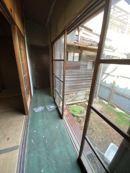 （倉庫や作業スペースにオススメ！）大阪府大阪市東成区深江北・長らく倉庫として使われていた風呂なし２階建て一軒屋（テラスハウス）物件です！！