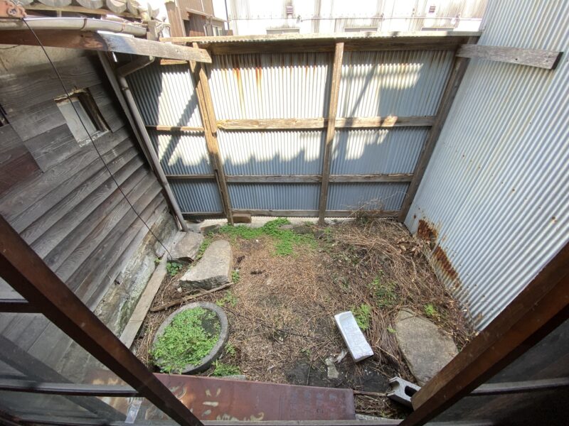 （倉庫や作業スペースにオススメ！）大阪府大阪市東成区深江北・長らく倉庫として使われていた風呂なし２階建て一軒屋（テラスハウス）物件です！！