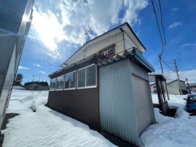 （倉庫貸しに変更しました！！）新潟県妙高市関山・車庫付き戸建て物件を倉庫として好きに活用してください！！