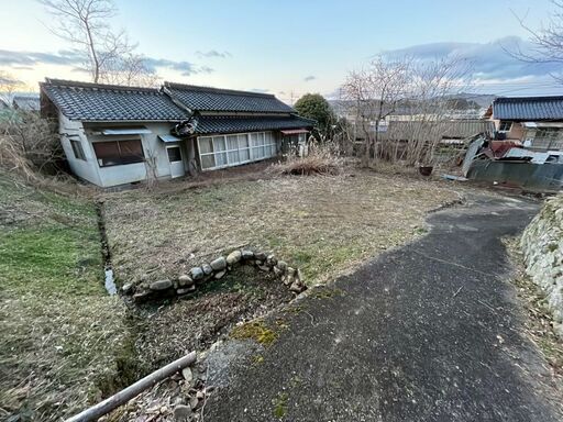 （完全に廃墟です(TдT)売却や譲渡型も相談可！）岡山県勝田郡勝央町小矢田・岡山県県北の温泉街近くの廃墟物件です！