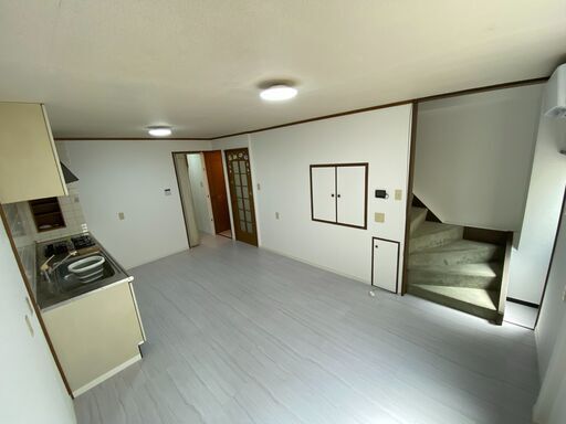 （退去後にリフォーム！！）兵庫県神戸市須磨区外浜町・ロフト付きの3階建て1軒家！（テラスハウス）
