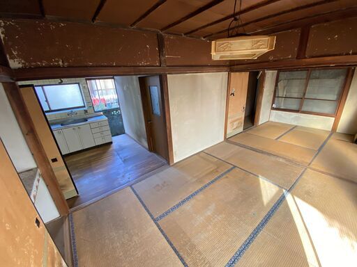 再募集！（広い屋上付き物件！！）茨城県日立市石名坂町・シャッター付きの駐車場×2と屋上がある2階建て一軒家！！戸建てに激安で住めるチャンス！