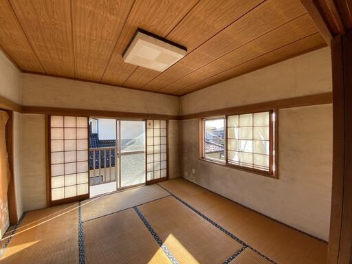 再募集！（広い屋上付き物件！！）茨城県日立市石名坂町・シャッター付きの駐車場×2と屋上がある2階建て一軒家！！戸建てに激安で住めるチャンス！