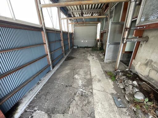 （倉庫貸しに変更しました！！）新潟県妙高市関山・車庫付き戸建て物件を倉庫として好きに活用してください！！