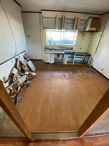 （譲渡型も検討可！）福岡県北九州市若松区東二島・もともと大家族が住んでいてボロボロになってしまった高台の上にある2階建て一軒家の物件！！