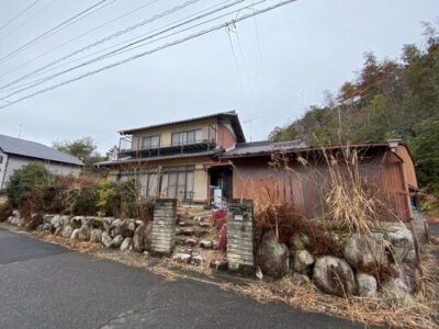（ちょっと訳ありです…(-_-;)）岐阜県岐阜市大洞桐ヶ丘・車庫＋庭付きの２階建て一軒家！！