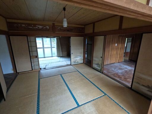（ちょっと訳ありです…(-_-;)）岐阜県岐阜市大洞桐ヶ丘・車庫＋庭付きの２階建て一軒家！！
